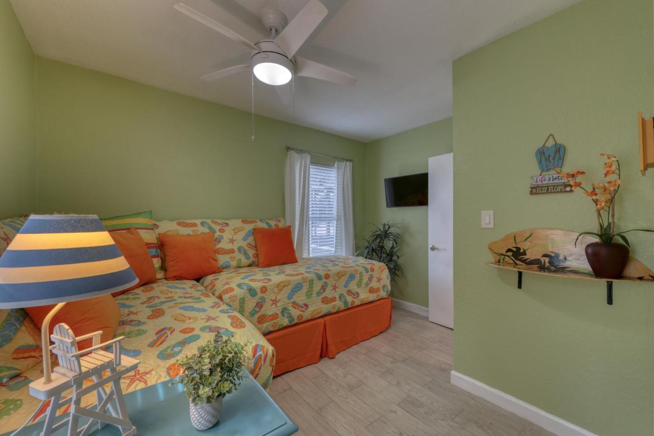 Beachtrail Lodging Clearwater Beach Exterior photo